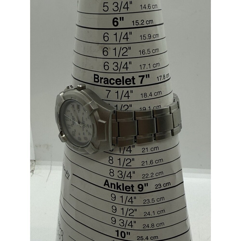 Casio Edifice Illuminator 2312 MMW100 Watch Silver Tone Bracelet White Face Date - Picture 4 of 7